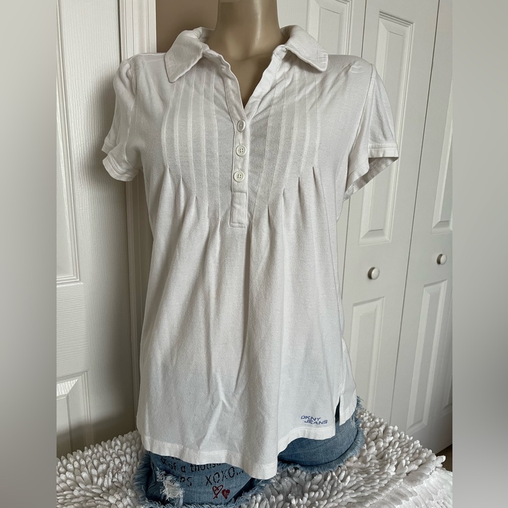 DKNY Jeans Women’s White Short Sleeve Collared V Neck Polo